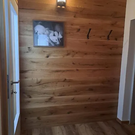 Haus Wallinger شقة