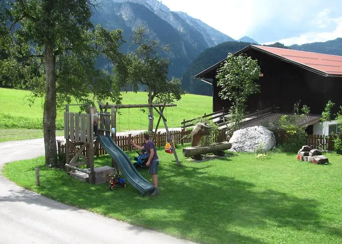 Haus Wallinger شقة